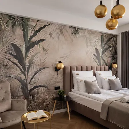 Old Town By Downtown Krakau